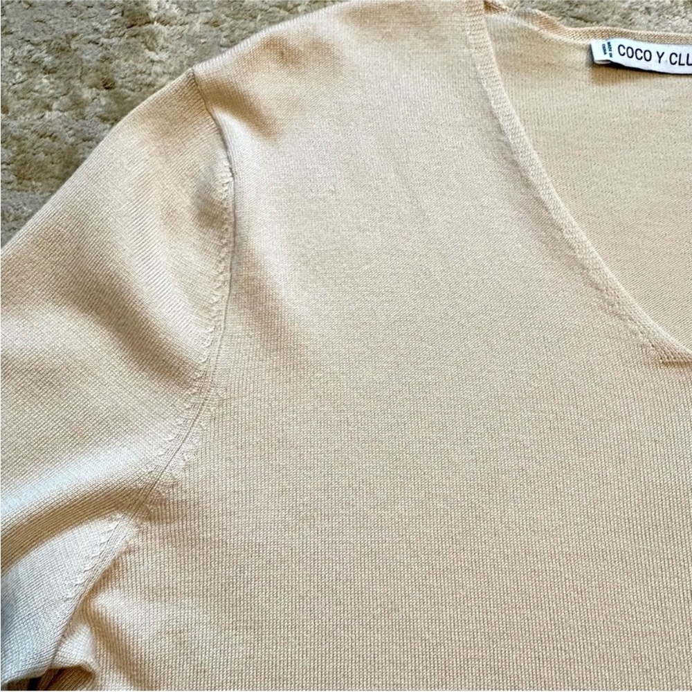 CYC Neutral Minimalist Cream Fine Knit Long Sleeve V Neck Sweater Size Medium - Picture 5 of 13